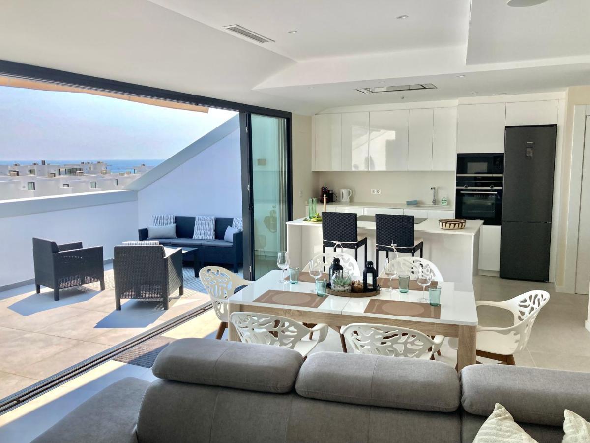 Luxury Penthouse Jacobo - The View Apartment